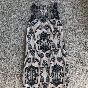 Beautiful evening dress. Only been worn once.